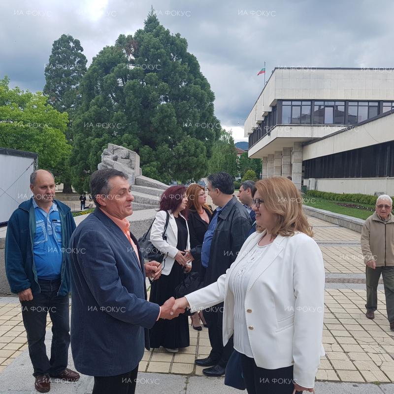 Европейски избори 2019: Деница Златева в Троян: На тези избори мисията ни е да спасим България и Европа