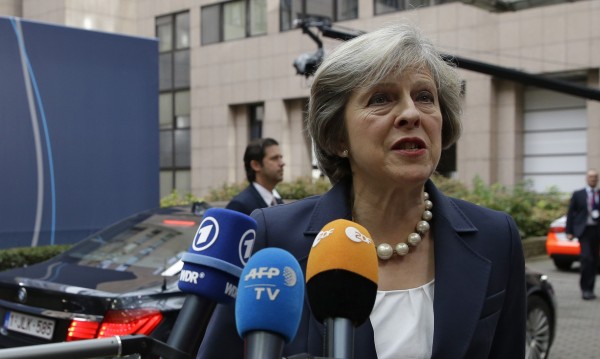 Тереза Мей напомни: Още не е Brexit, част сме от ЕС