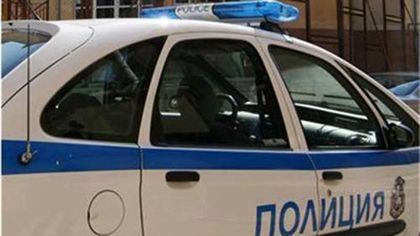 Пиян хулиган буйства в магазин, наби охранител