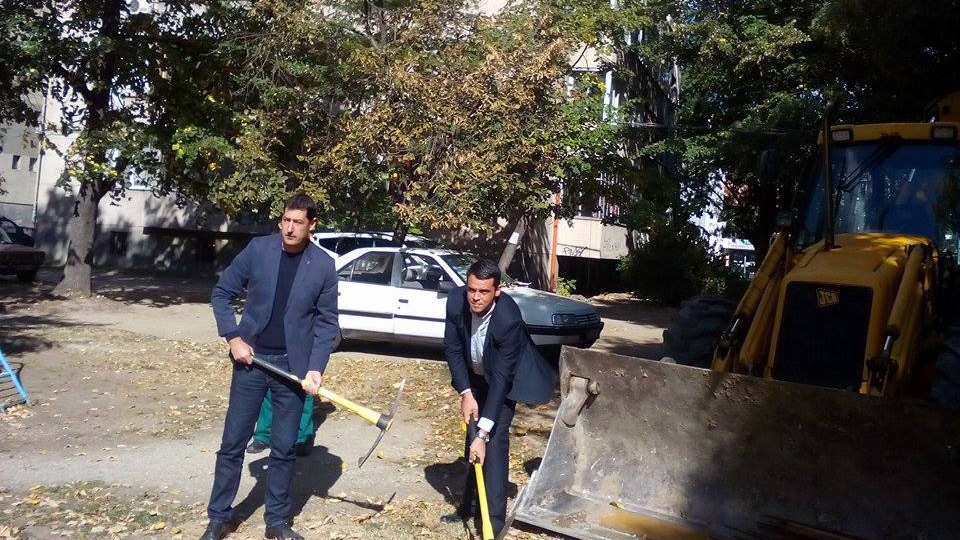 Два нови паркинга готови за месец в район 