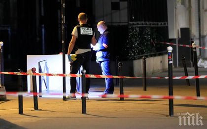 ИЗВЪНРЕДНО! Нападение с нож в Париж, има ранени