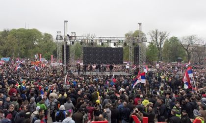 Опозицията в Сърбия излезе на нов протест, иска оставки