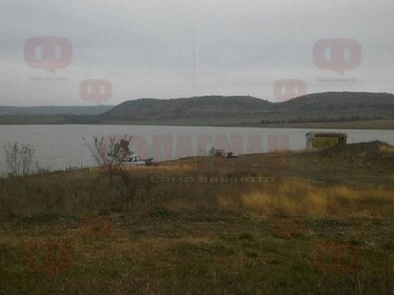 Водна бомба цъка над айтоско село: 9-метрова вълна помита къщите, ако язовирът не бъде изпуснат до часове (СНИМКА)