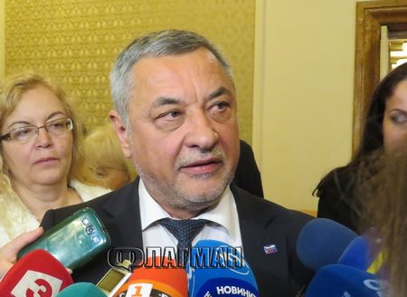 Симеонов към Бойко Борисов: Неизбежно възниква въпросът и за твоята оставка