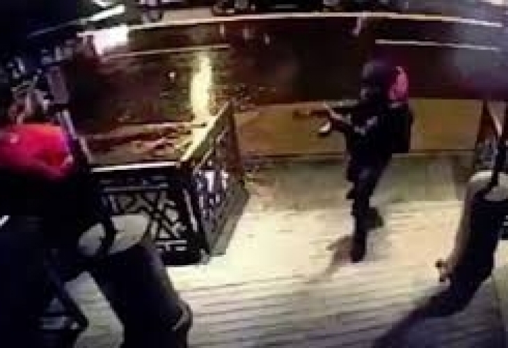 Нападателят от „Рейна“ е получил помощ отвътре