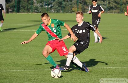 България U17 завърши лагера в Германия с равенство!